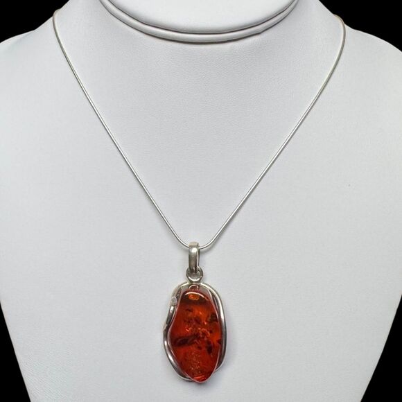Vintage Genuine Cognac Baltic Amber Pendant, Sterling Silver Frame 18in Necklace - Picture 3 of 14